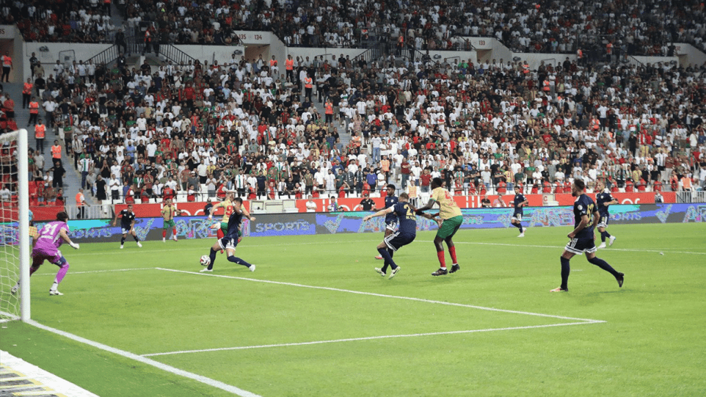 Amed - Erzurumspor Maçı: Sahada Gergin Anlar ve Paylaşılan Puanlar