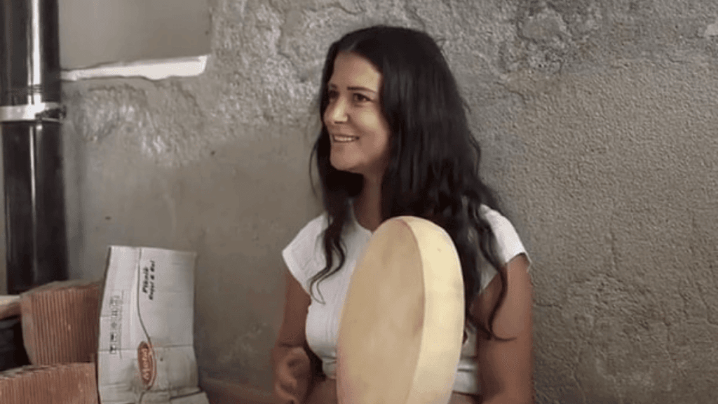 Boyner Kızı Elif’in Şaşırtan Köy Hayatı