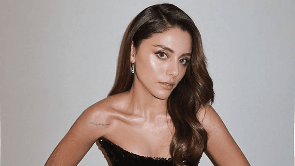 Sıla Türkoğlu Kimdir? Kızılcık Şerbeti Başarısı