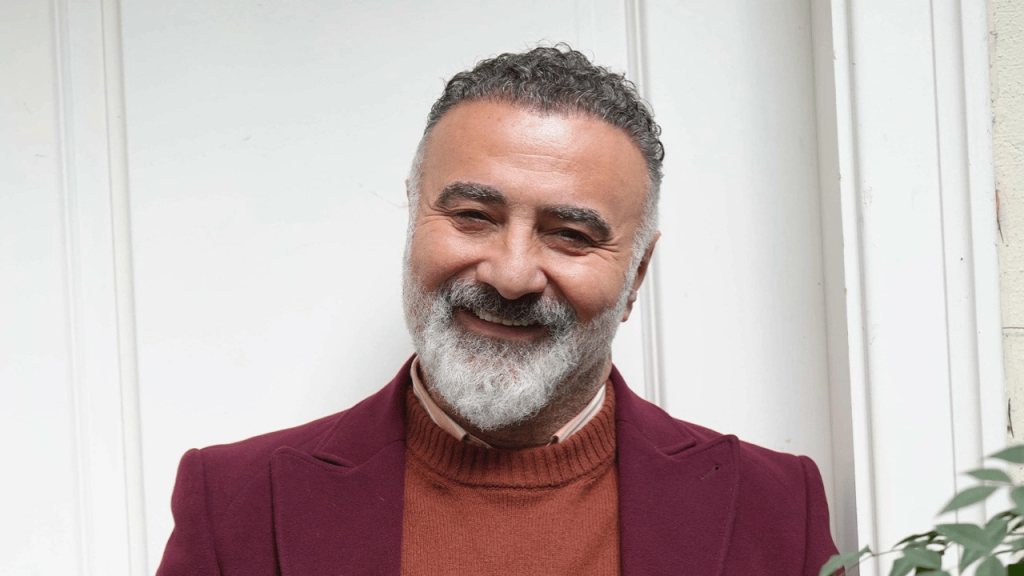 Cengiz Bozkurt Sahnede Kaza Geçirdi: Aşil Tendonu Koptu