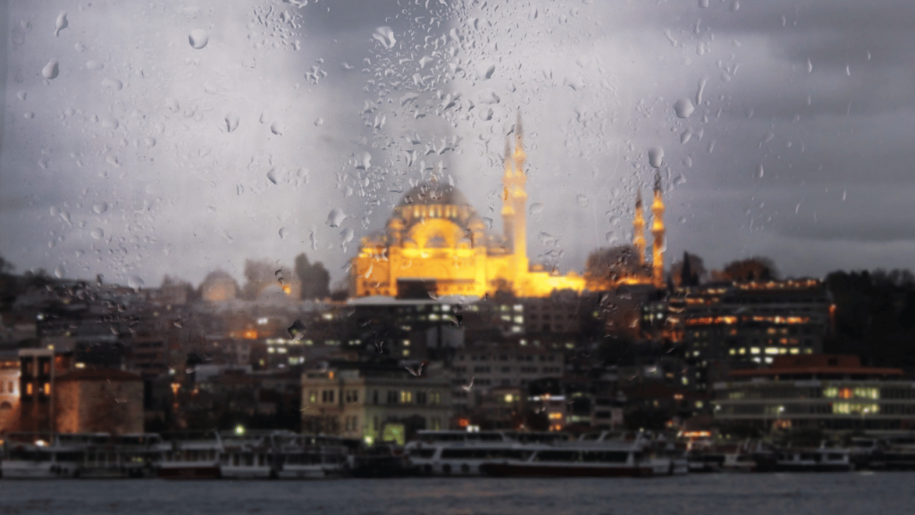 İstanbul'da Hava Durumu: AKOM ve Valilik'ten Sağanak Uyarısı