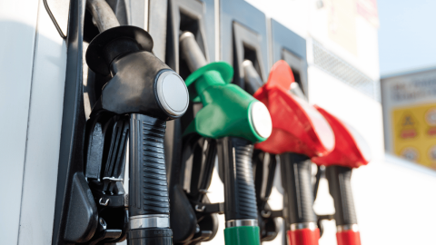 Motorine Zam Yolda: Akaryakıtta Tarihi Eşik Aşılıyor